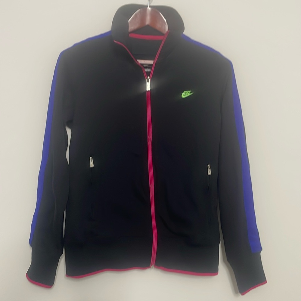 Nike woman’s track jacket black large